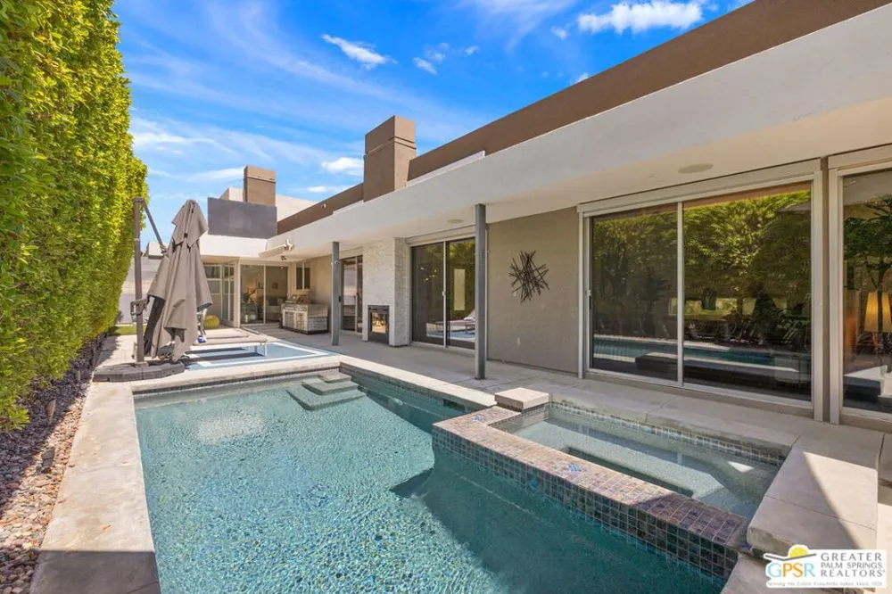 2835 S Palm Canyon Drive Palm Springs, CA 92264