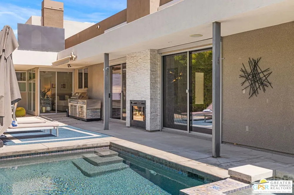 2835 S Palm Canyon Drive Palm Springs, CA 92264
