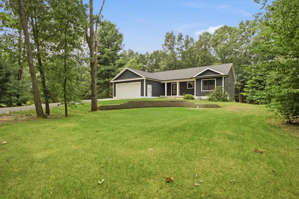 3848 Trailside Drive Muskegon, MI 49444