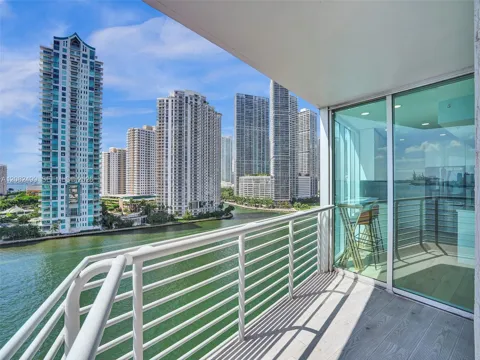 325 S Biscayne Blvd #1423
