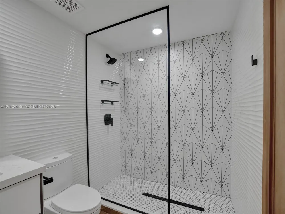 325 S Biscayne Blvd #1423 Miami, FL 33131