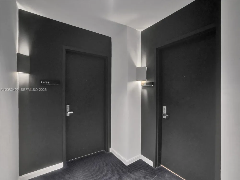 325 S Biscayne Blvd #1423 Miami, FL 33131