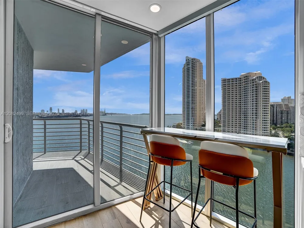 325 S Biscayne Blvd #1423 Miami, FL 33131
