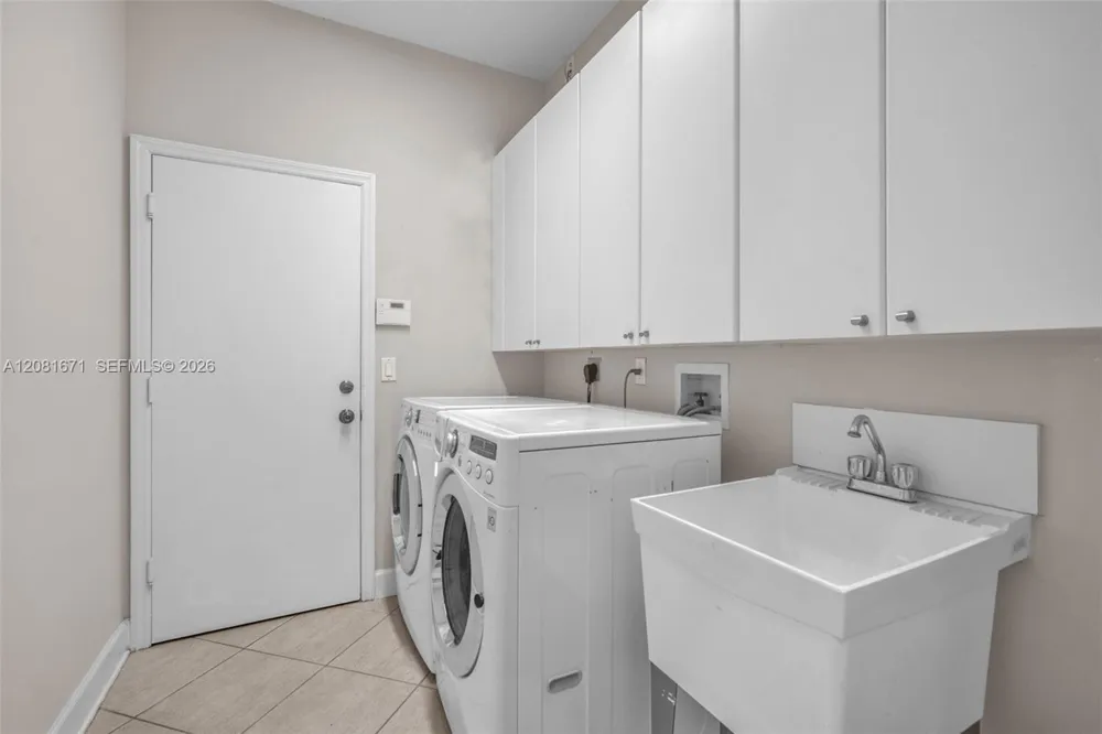 2008 NW 126th Ave Pembroke Pines, FL 33028