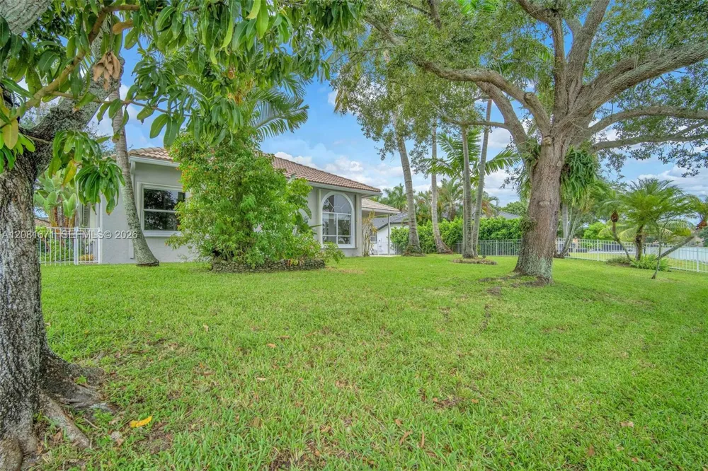 2008 NW 126th Ave Pembroke Pines, FL 33028