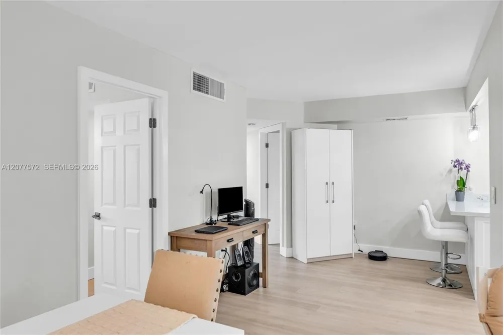 9091 Lime Bay Blvd #211 Tamarac, FL 33321