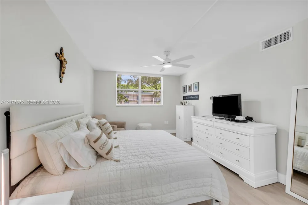 9091 Lime Bay Blvd #211 Tamarac, FL 33321