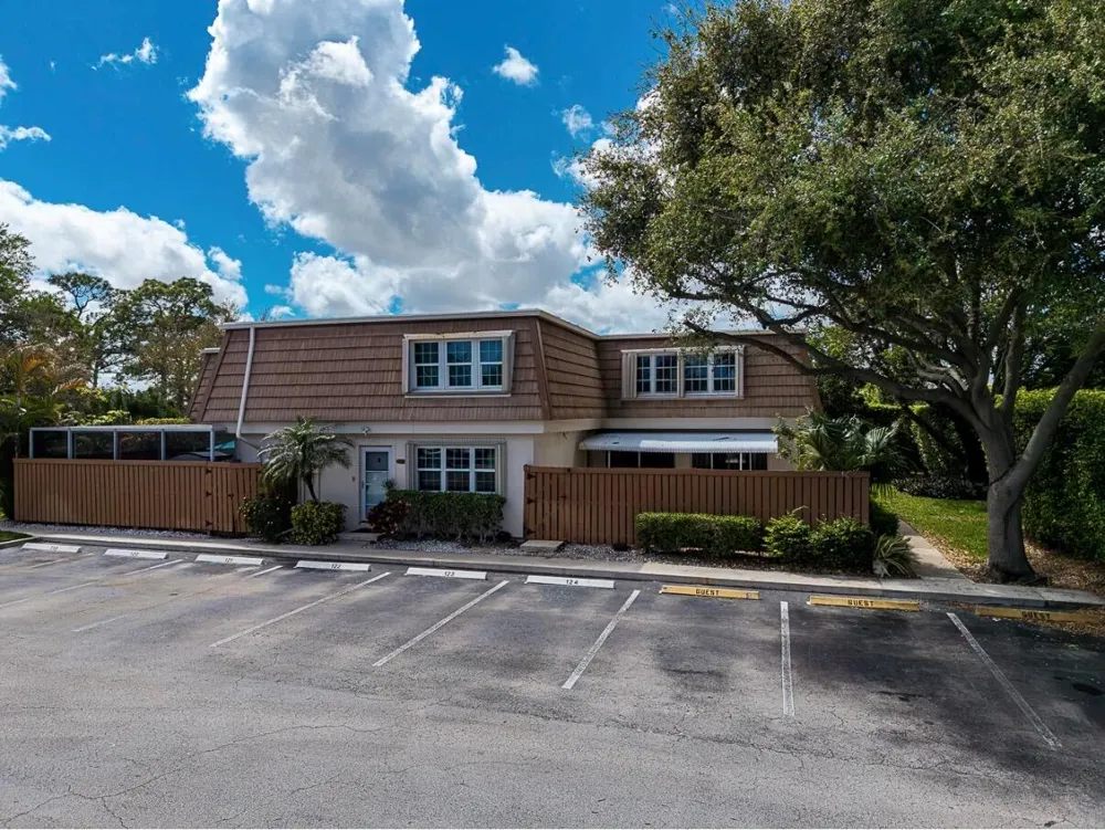 4300 Hazel Avenue #D Palm Beach Gardens, FL 33410