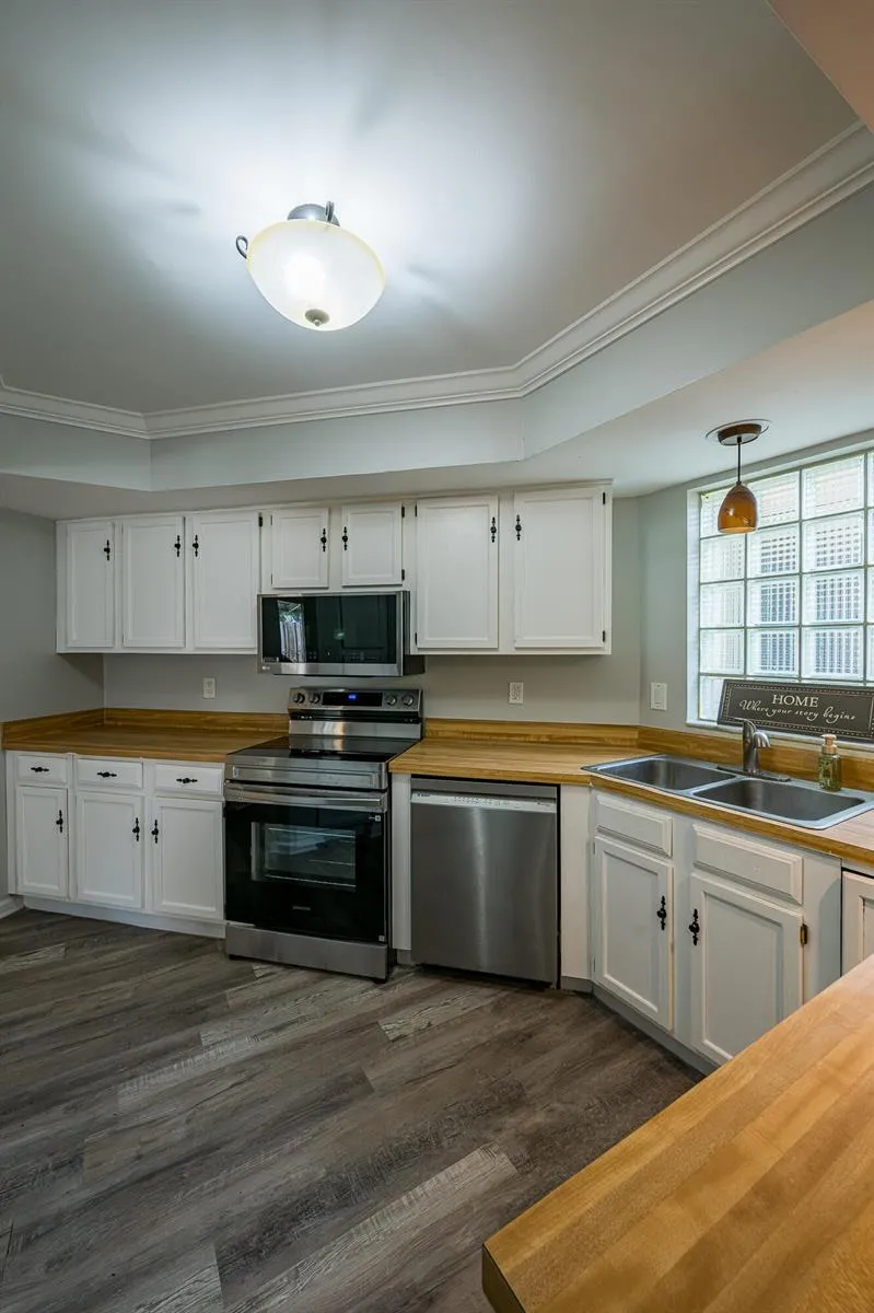 4300 Hazel Avenue #D Palm Beach Gardens, FL 33410