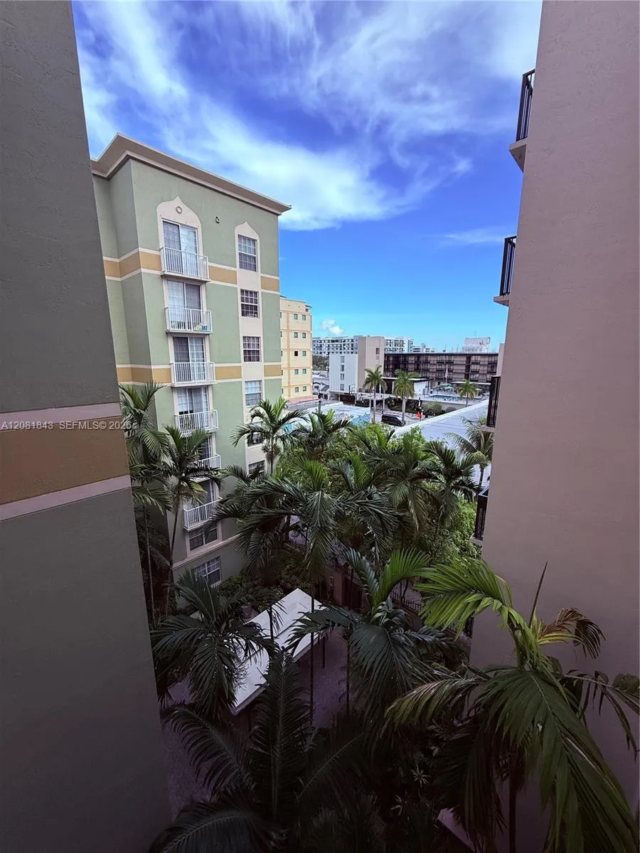 1919 Van Buren St #608A Hollywood, FL 33020
