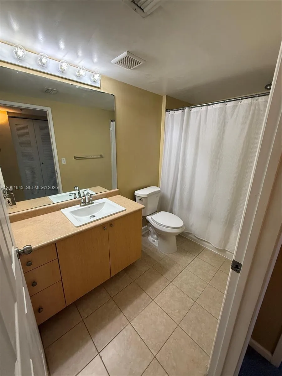 1919 Van Buren St #608A Hollywood, FL 33020