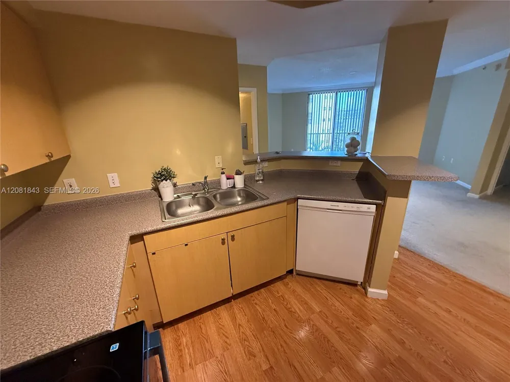 1919 Van Buren St #608A Hollywood, FL 33020