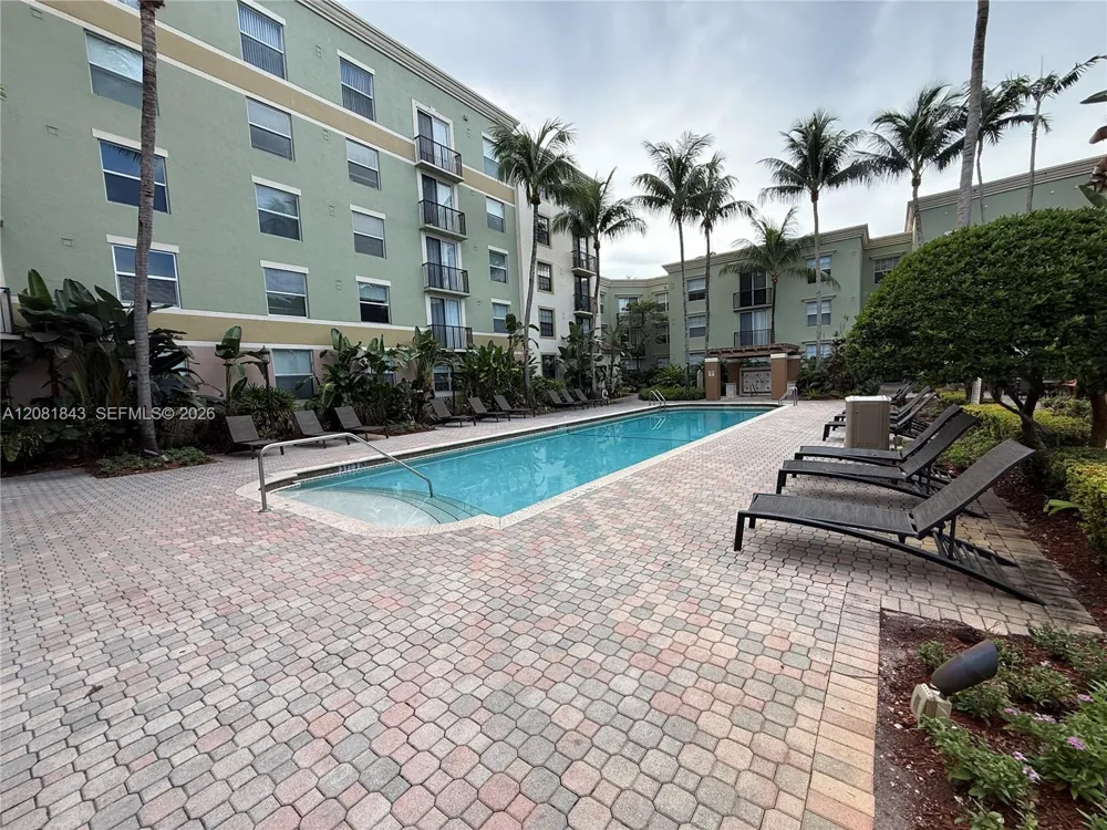 1919 Van Buren St #608A Hollywood, FL 33020
