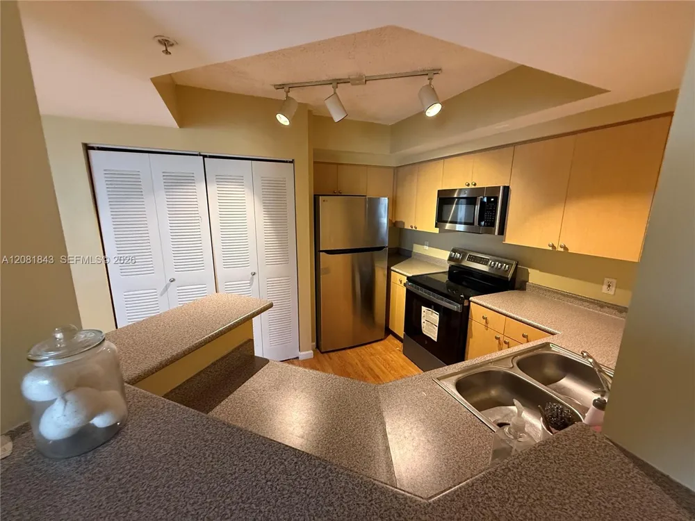 1919 Van Buren St #608A Hollywood, FL 33020
