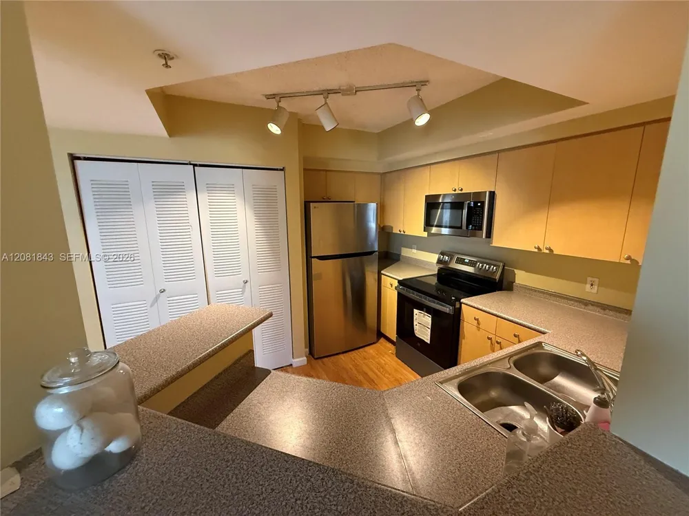 1919 Van Buren St #608A Hollywood, FL 33020