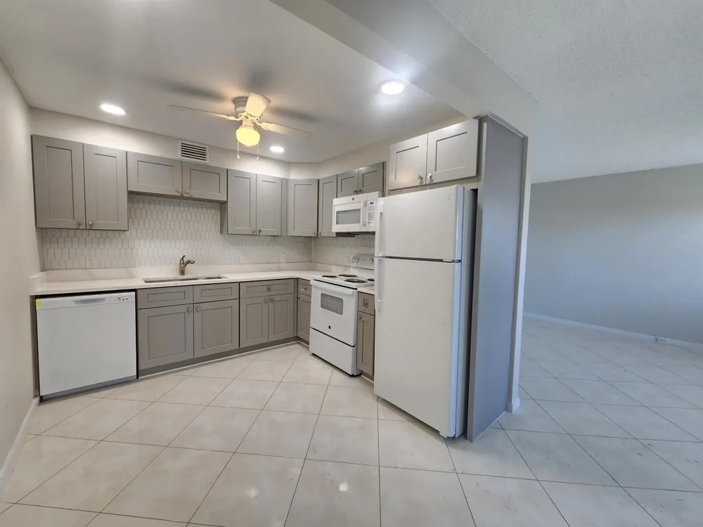 3025 Newcastle B Boca Raton, FL 33434