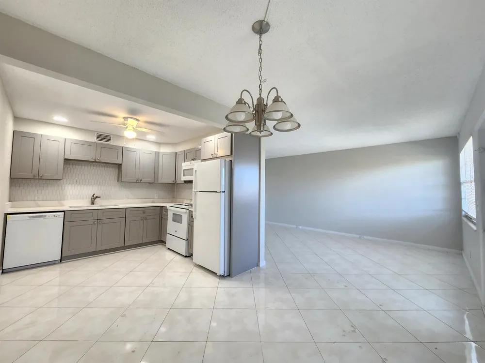 3025 Newcastle B Boca Raton, FL 33434