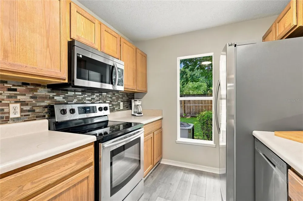 9912 ASHBURN LAKE DRIVE Tampa, FL 33610