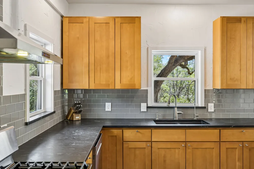 400 County Road 1492 Wimberley, TX 78676