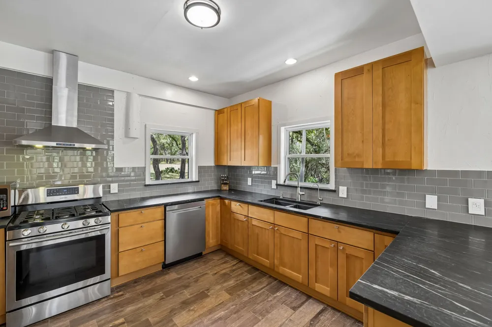 400 County Road 1492 Wimberley, TX 78676