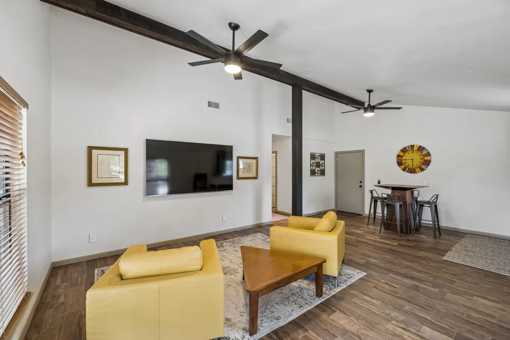 400 County Road 1492 Wimberley, TX 78676