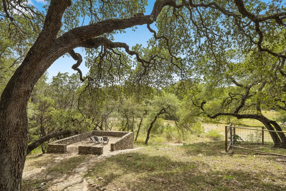 400 County Road 1492 Wimberley, TX 78676
