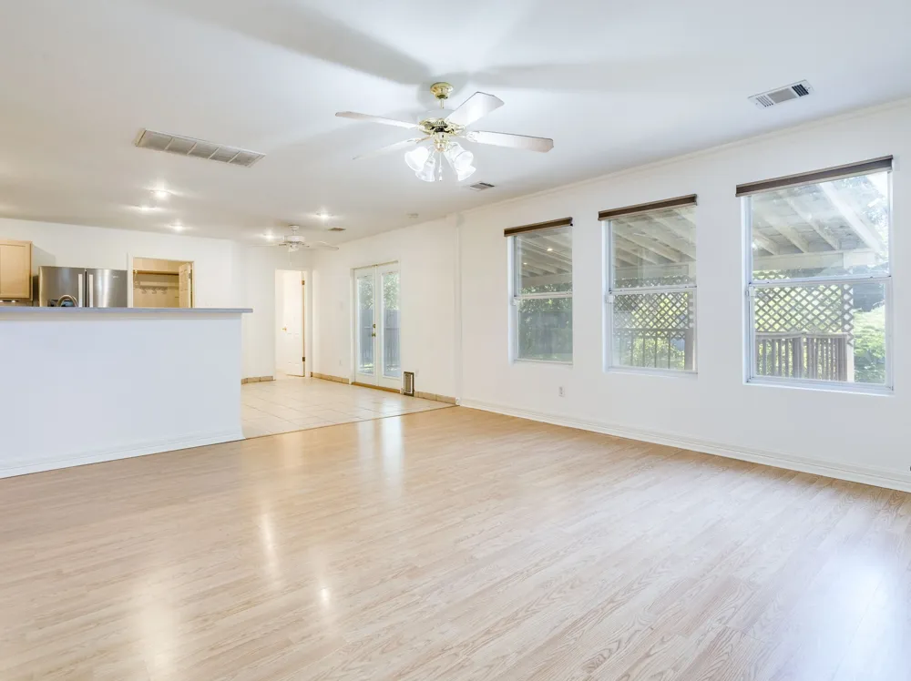 130 Casper Cove Kyle, TX 78640