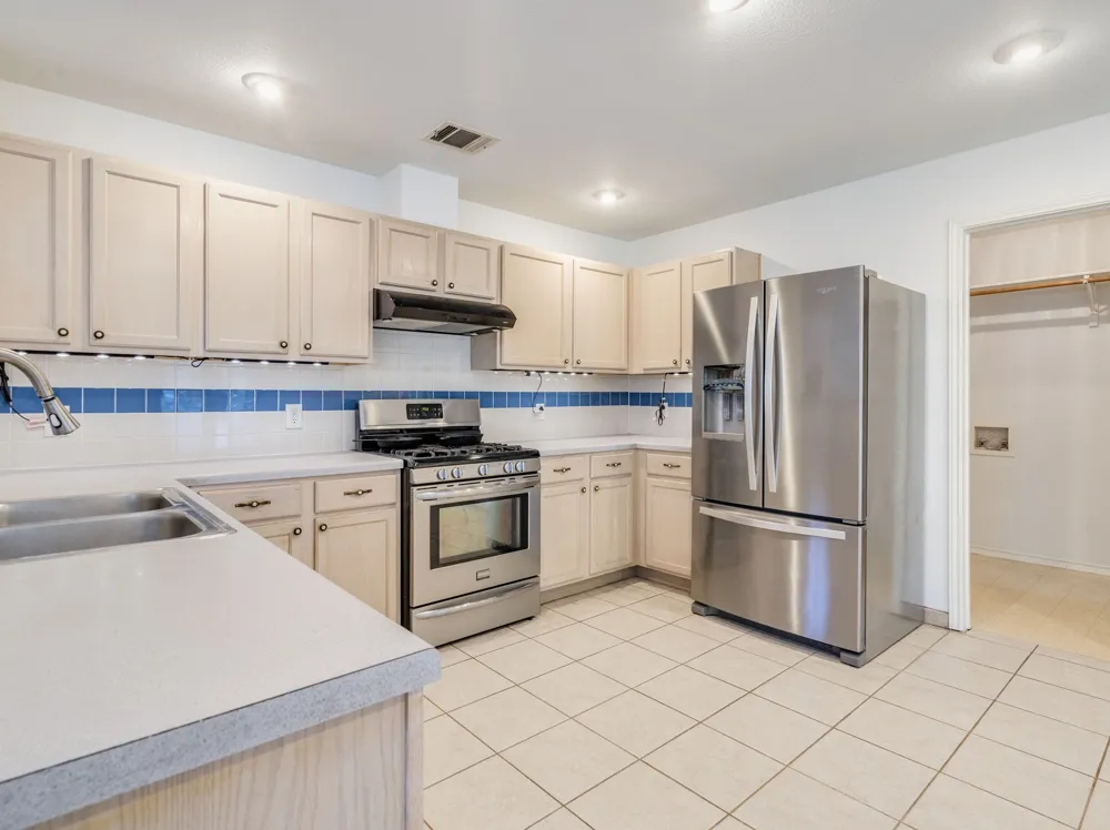 130 Casper Cove Kyle, TX 78640