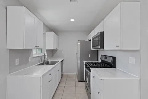 1407 Avebury Circle #A