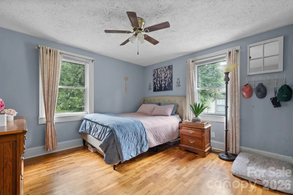 45 26th Avenue NE Hickory, NC 28601