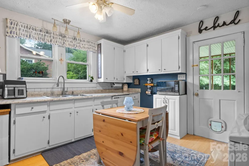 45 26th Avenue NE Hickory, NC 28601