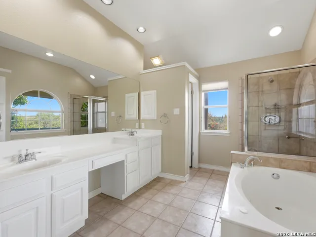 33 GREENS CLF San Antonio, TX 78216
