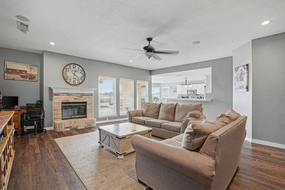 106 Bent Creek Court Waxahachie, TX 75165