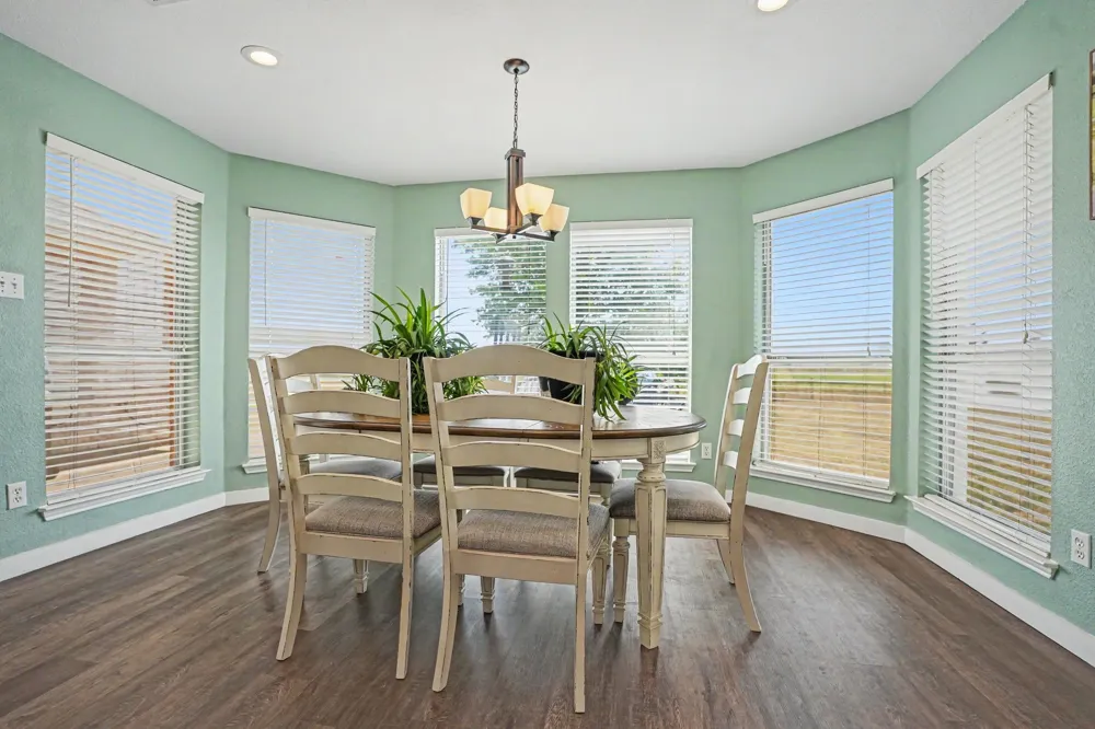 106 Bent Creek Court Waxahachie, TX 75165