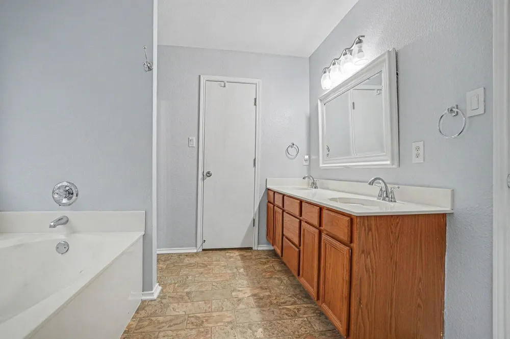 106 Bent Creek Court Waxahachie, TX 75165