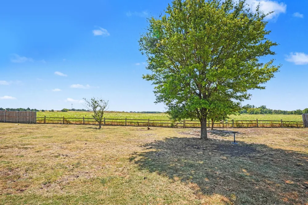 106 Bent Creek Court Waxahachie, TX 75165