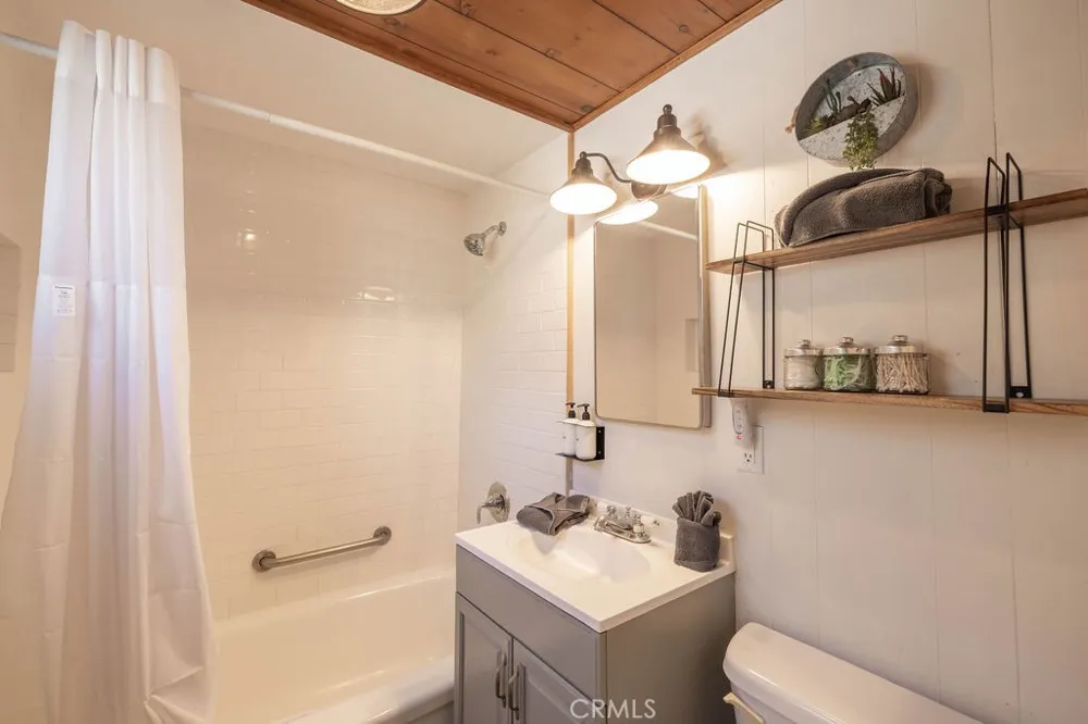 422 Dixie Lane Big Bear Lake, CA 92315