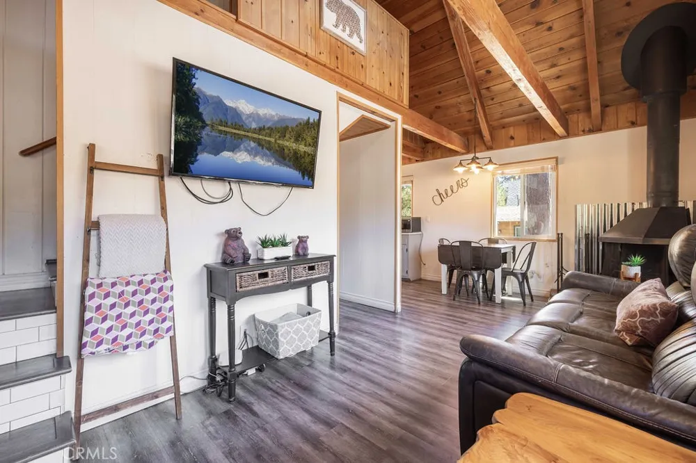 422 Dixie Lane Big Bear Lake, CA 92315