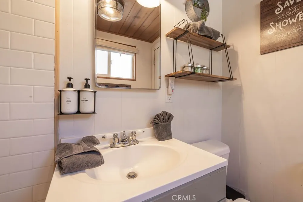 422 Dixie Lane Big Bear Lake, CA 92315