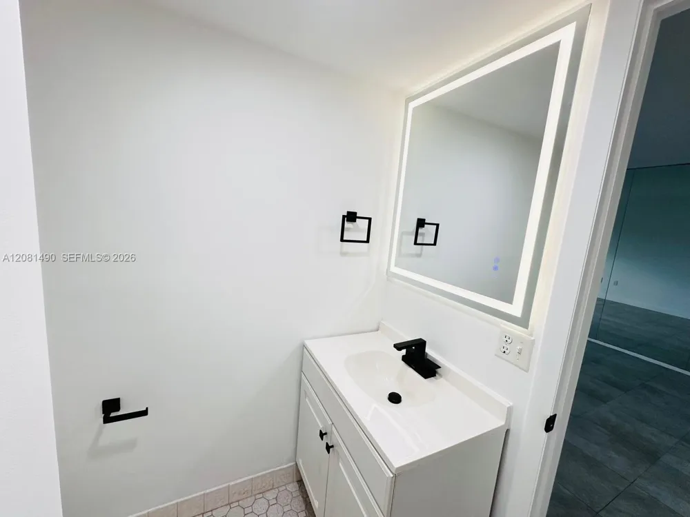 3490 Foxcroft Rd #B208 Miramar, FL 33025