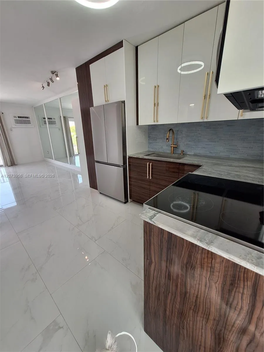 1420 Pennsylvania Ave #409 Miami Beach, FL 33139