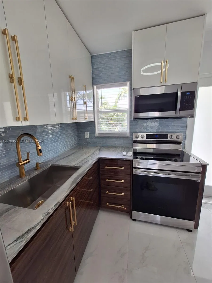 1420 Pennsylvania Ave #409 Miami Beach, FL 33139