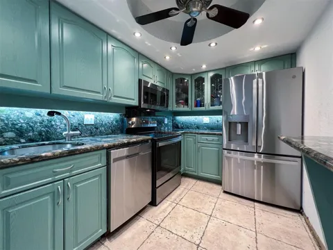 101 Briny Avenue #810