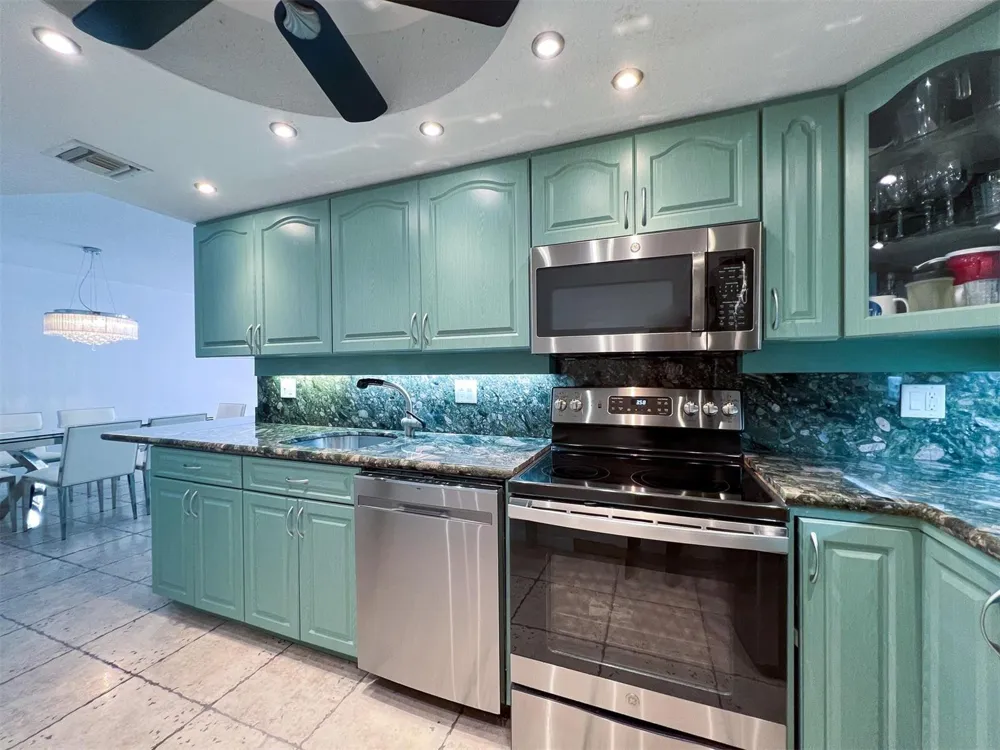 101 Briny Avenue #810 Pompano Beach, FL 33062