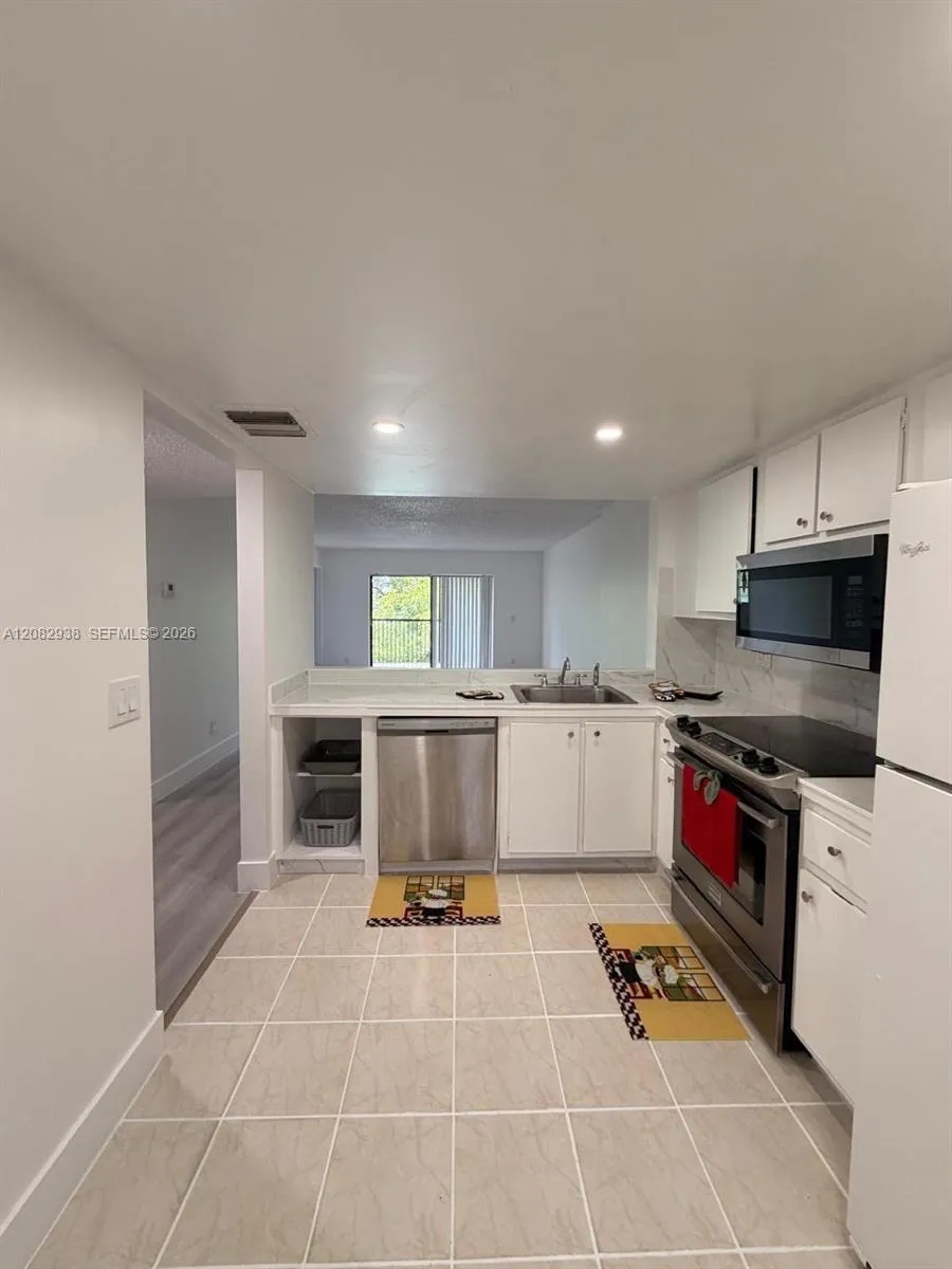 6575 W Oakland Park Blvd #303 Lauderhill, FL 33313
