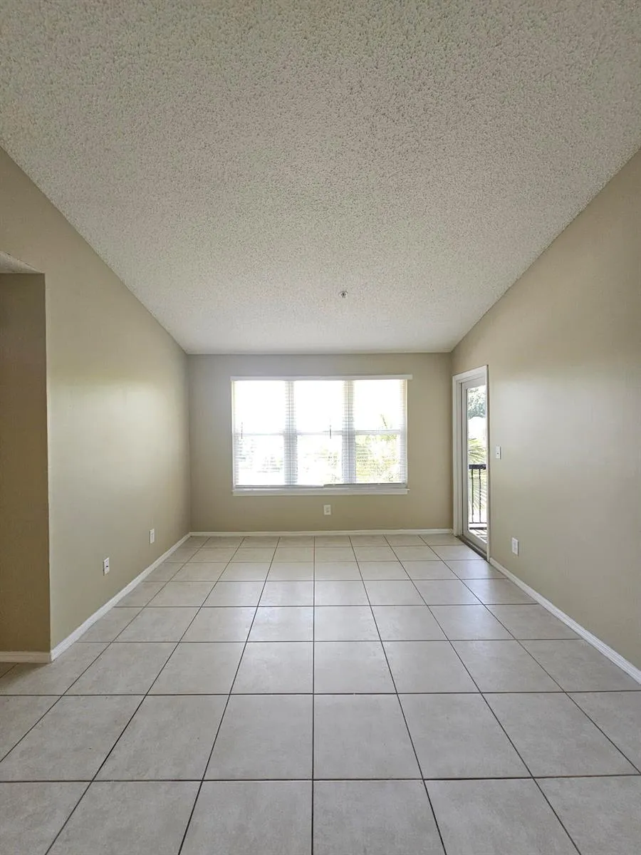2307 CONGRESS AVENUE #34 Boynton Beach, FL 33426