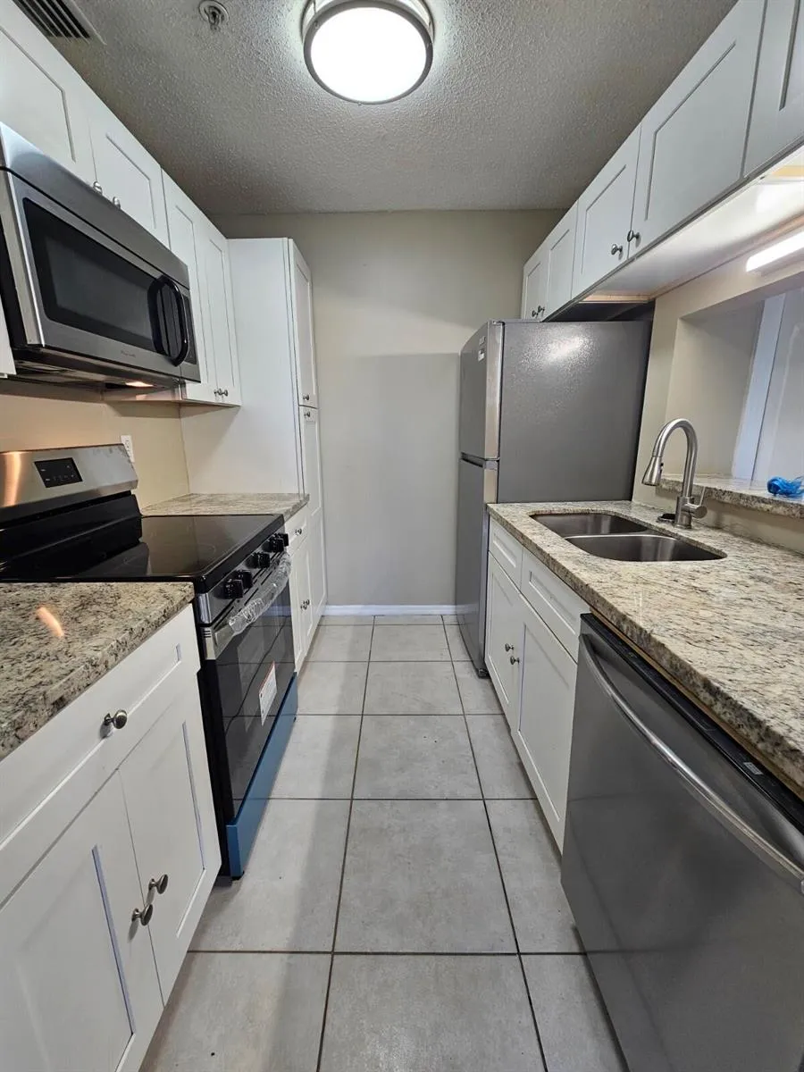 2307 CONGRESS AVENUE #34 Boynton Beach, FL 33426