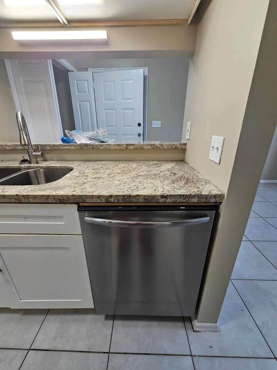 2307 CONGRESS AVENUE #34 Boynton Beach, FL 33426
