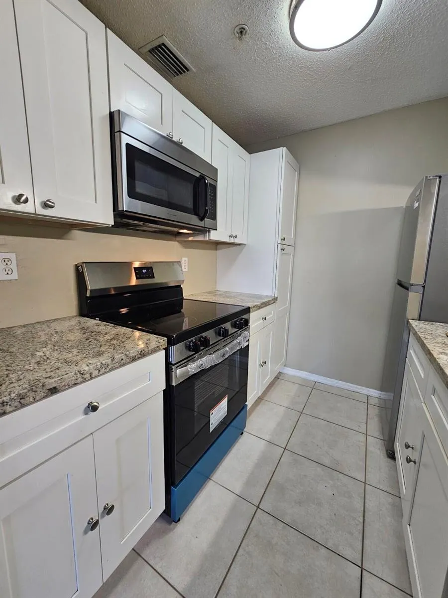 2307 CONGRESS AVENUE #34 Boynton Beach, FL 33426
