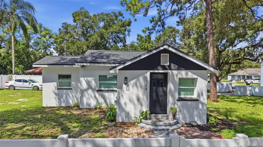 10124 HYACINTH AVENUE Tampa, FL 33612